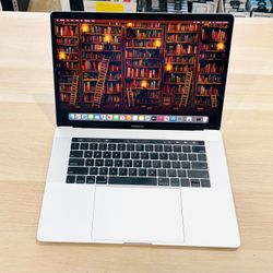 Apple MacBook Pro 15” 2018 TouchBar 6-CORE i7 16GB 500GB Radeon pro 560X