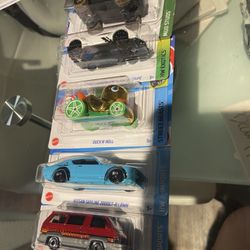 Hotwheeles lot with treasure hunt Gold duck