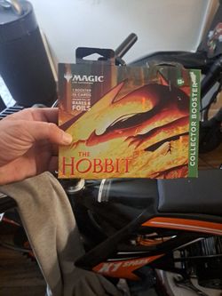 Magic. The Hobbit collector booster