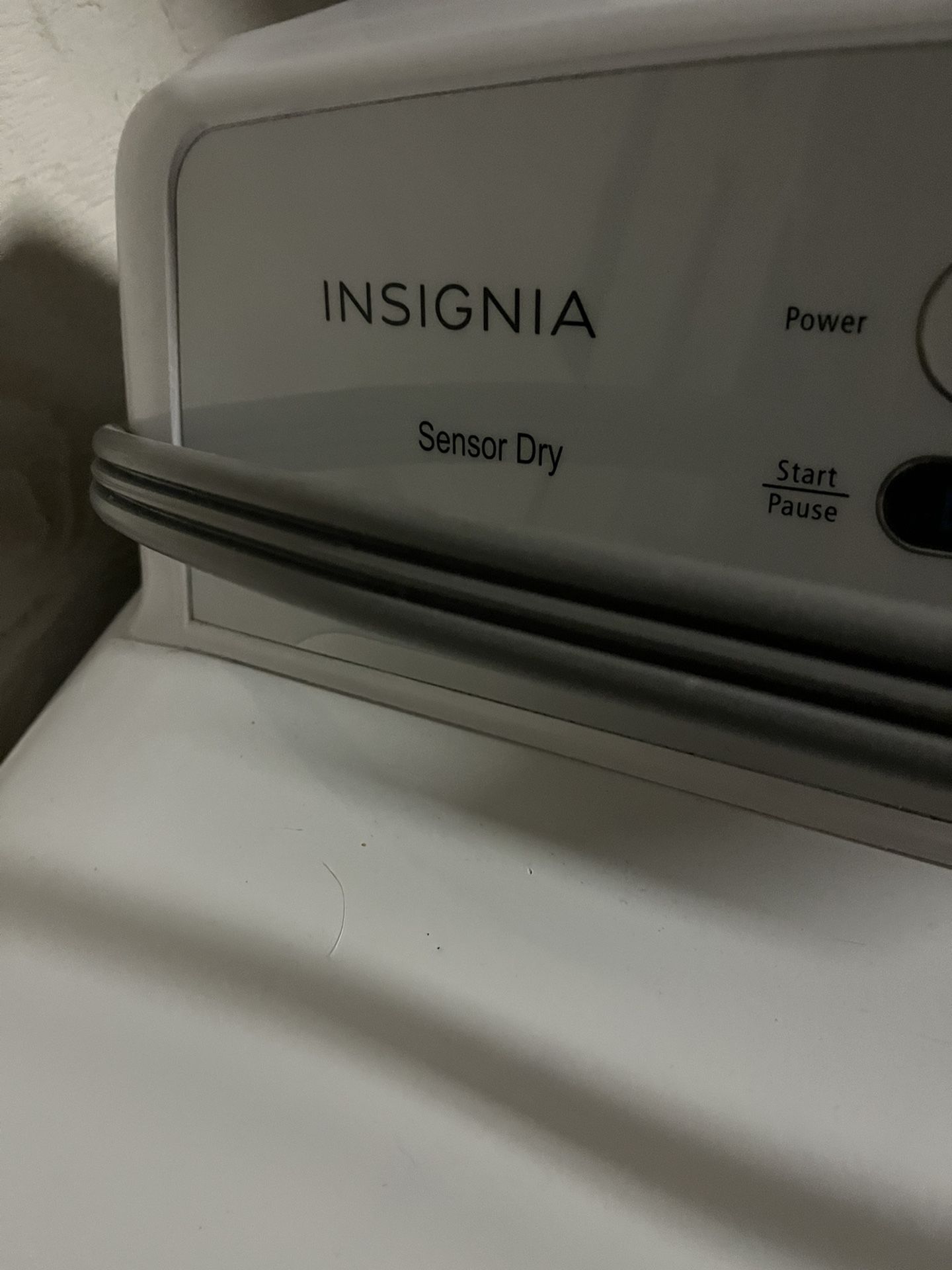Insignia Sensor Dryer