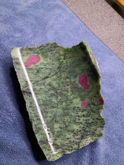 Agates..Ruby in zolsite ,mineral slab also know as anyolite.