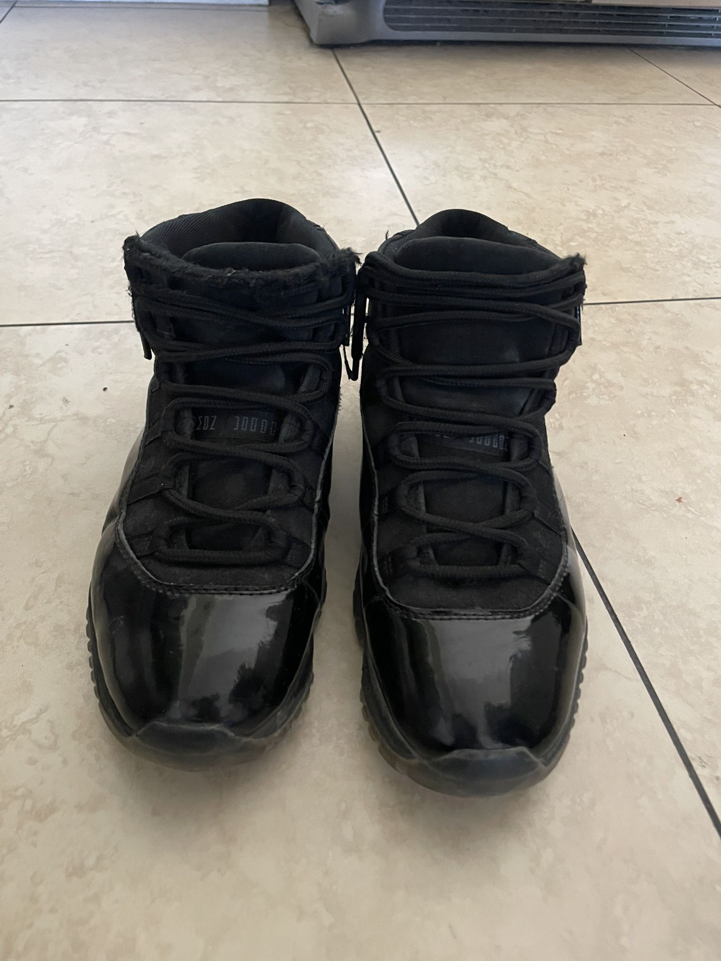 Nike Air Jordan 11 “ Cap N Gown” Size 9