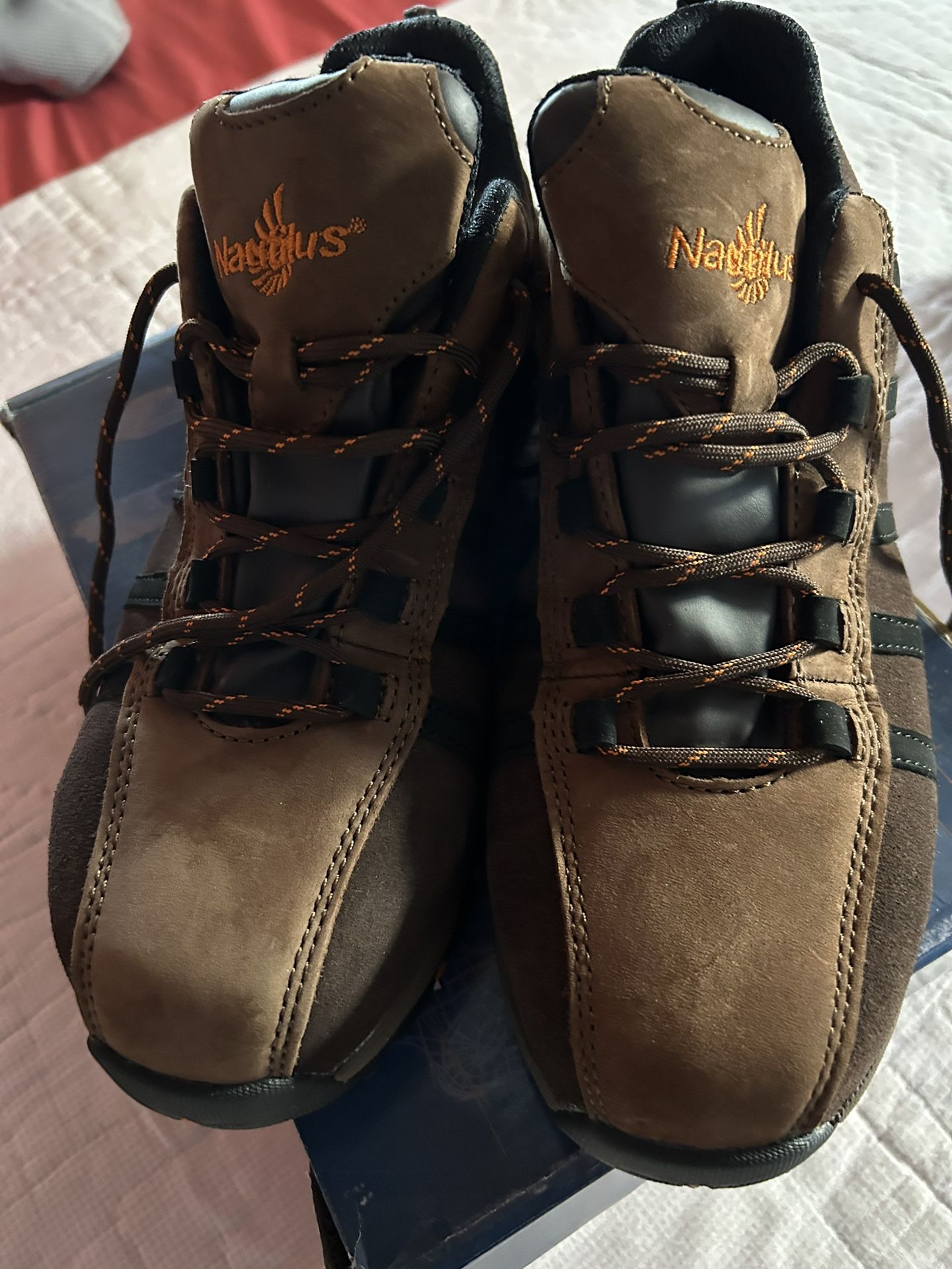 Nautilus Men’s Composite Toe Shoes Size 10