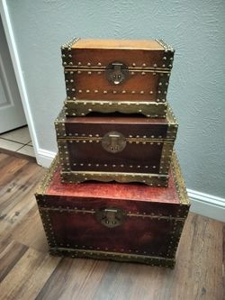 Set off 3 vintage stile storage boxes
