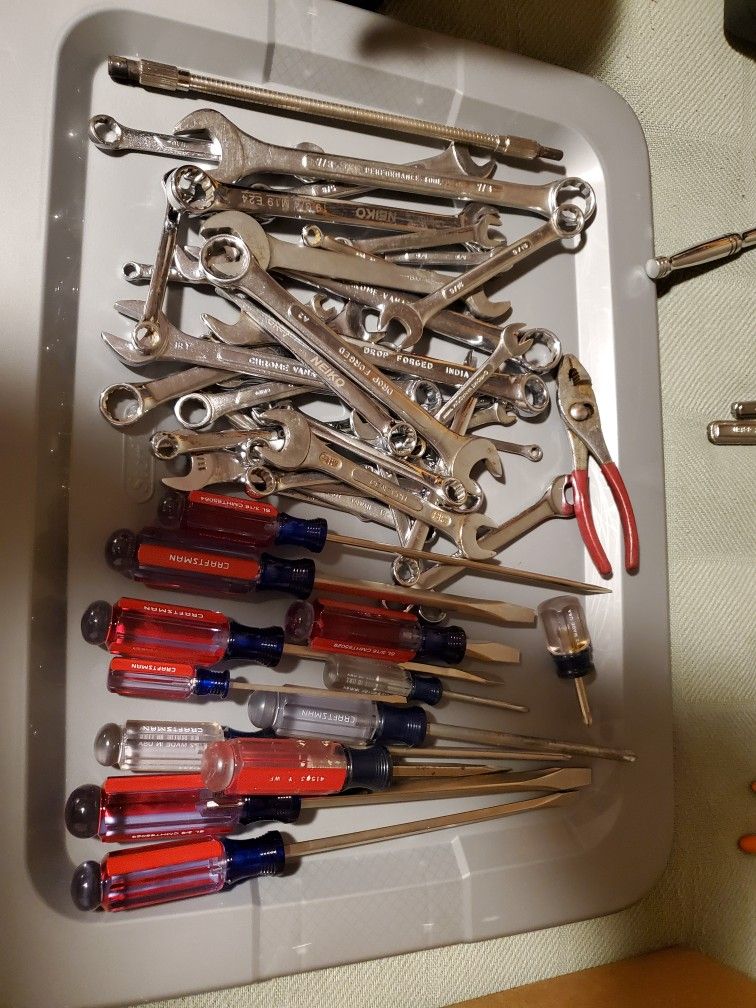 22 Lbs. of hand tools