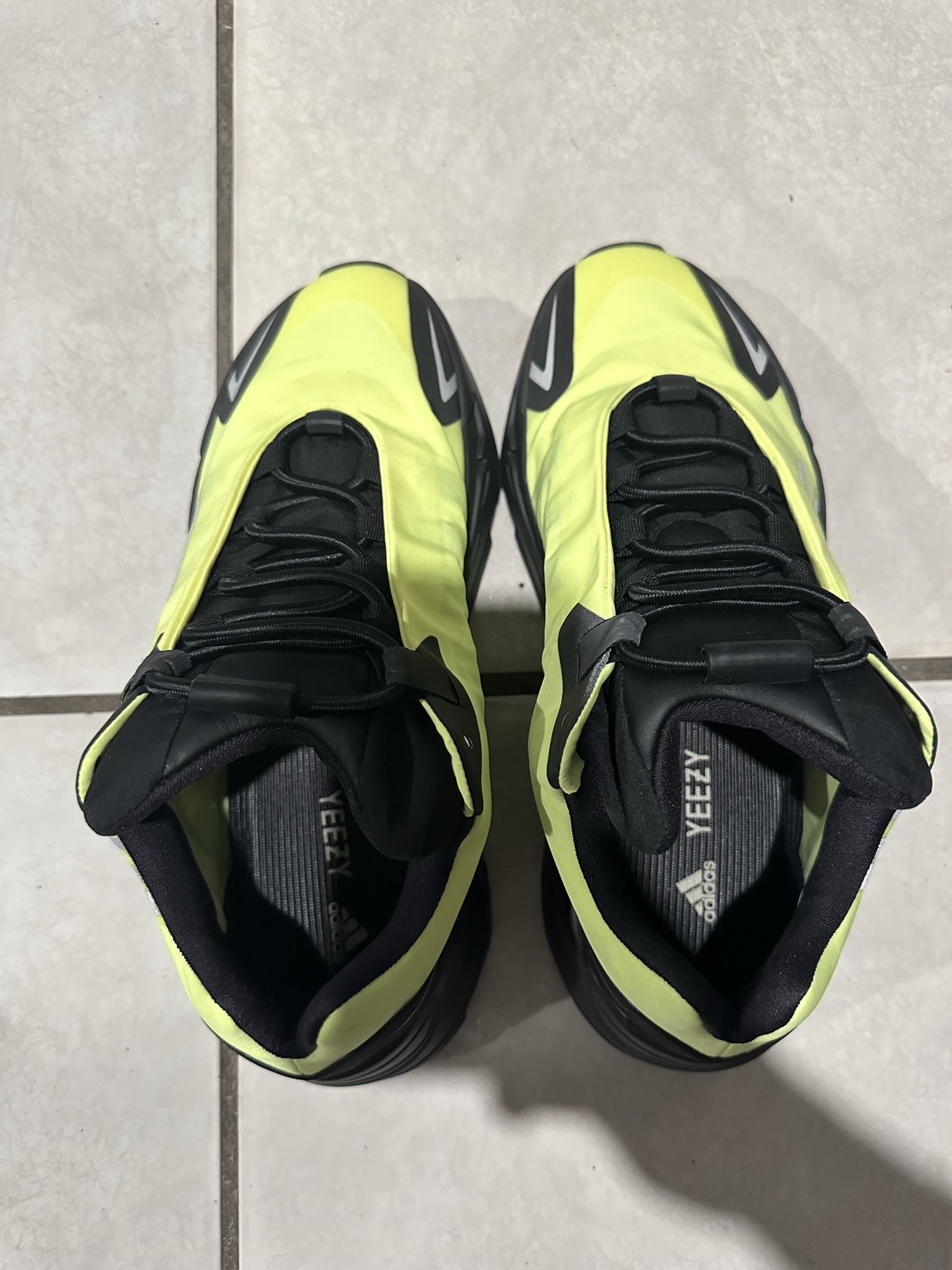 Adidas Yeezy Boost 700 Phosphor MNVN