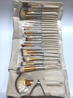 BRAND NEW 24-Piece Professional Makeup Brush Set with Vegan Leather Roll-Up Travel Case !