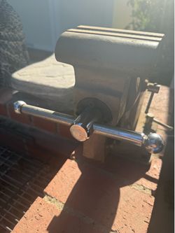 Vintage LARIN MBV-5 Bench Top Vise