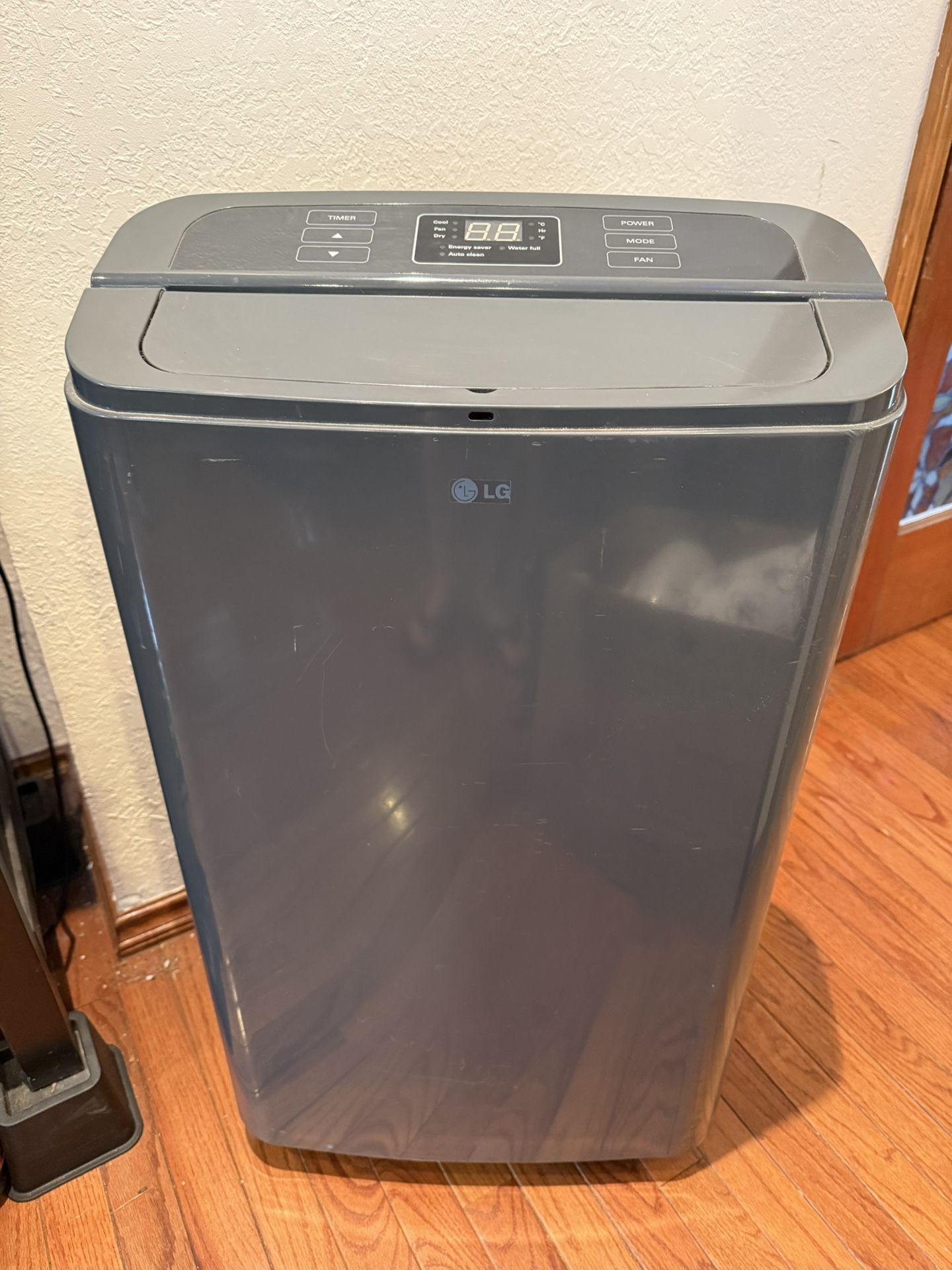 LG Portable Air Conditioner 12,000 BTUs