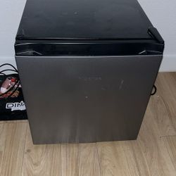 Hisense Mini Fridge 