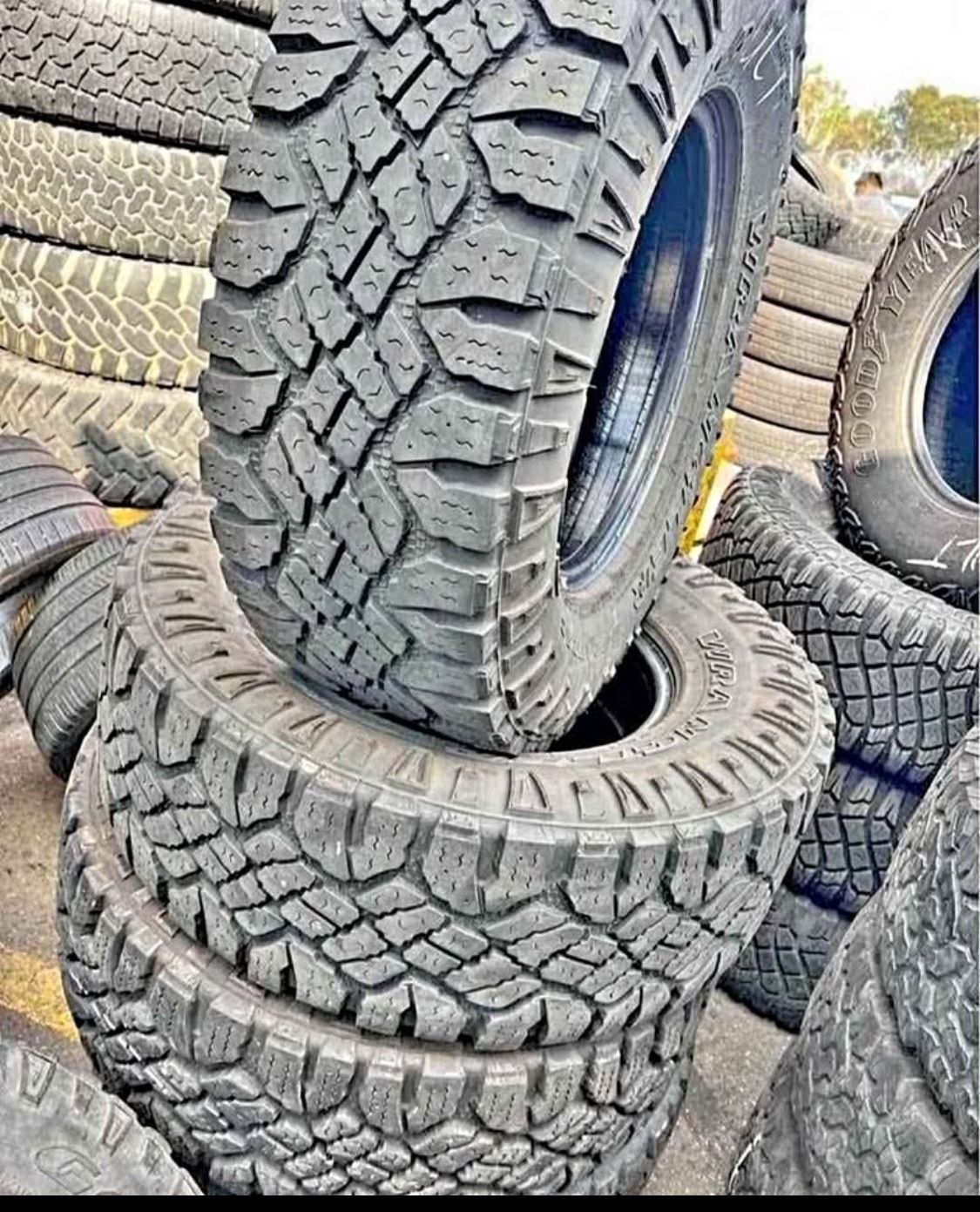 275 65 20 Goodyear Tires Con 80% De Vida Las 4tires 