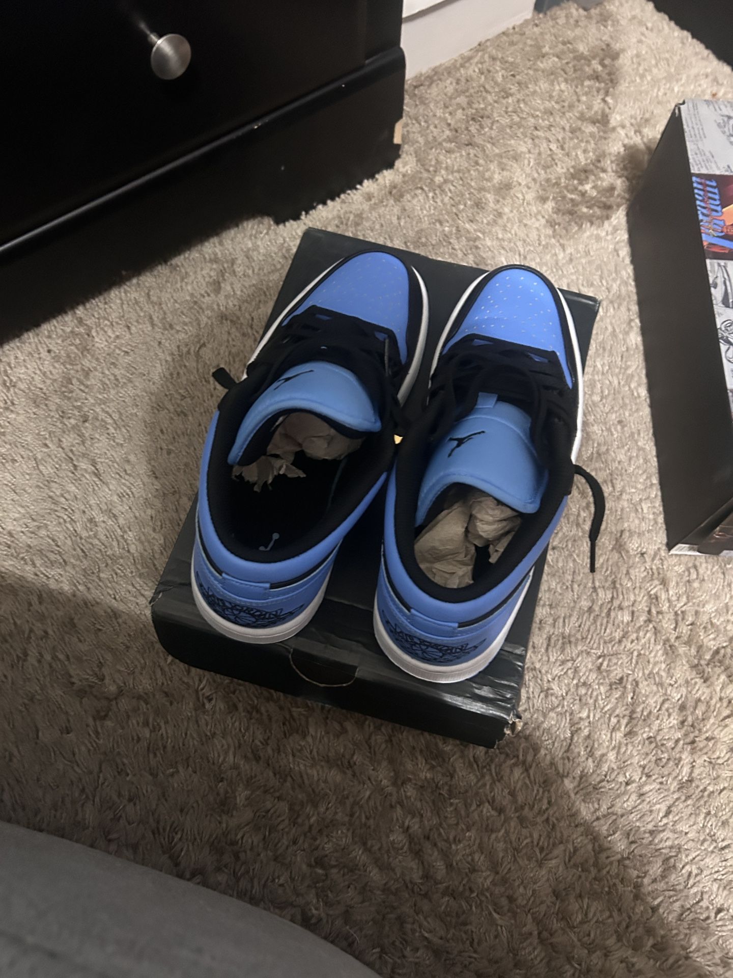 Jordan 1 Low University Blue size 9