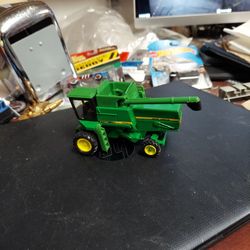 John Deere Combine, Very Nice