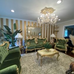 Very  Beautiful gorgeous Victorian living room set