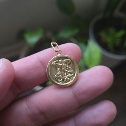 18k Gold Pendant 1.35gr