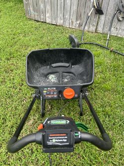 Elite Fertilizer Spreader