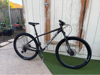 2022 specialized rockhopper expert 29er large frame..clean bike