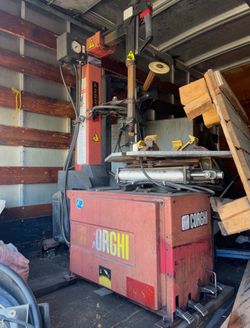 Corghi tilt- back tire changer