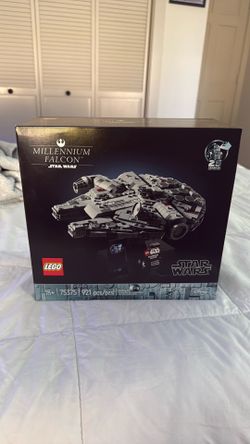 LEGO Star Wars: A New Hope Millennium Falcon 25th Anniversary Buildable Starship