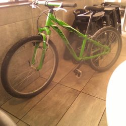 2017 Specialized Hotrock Bike