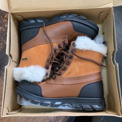 New Skechers boots size 6