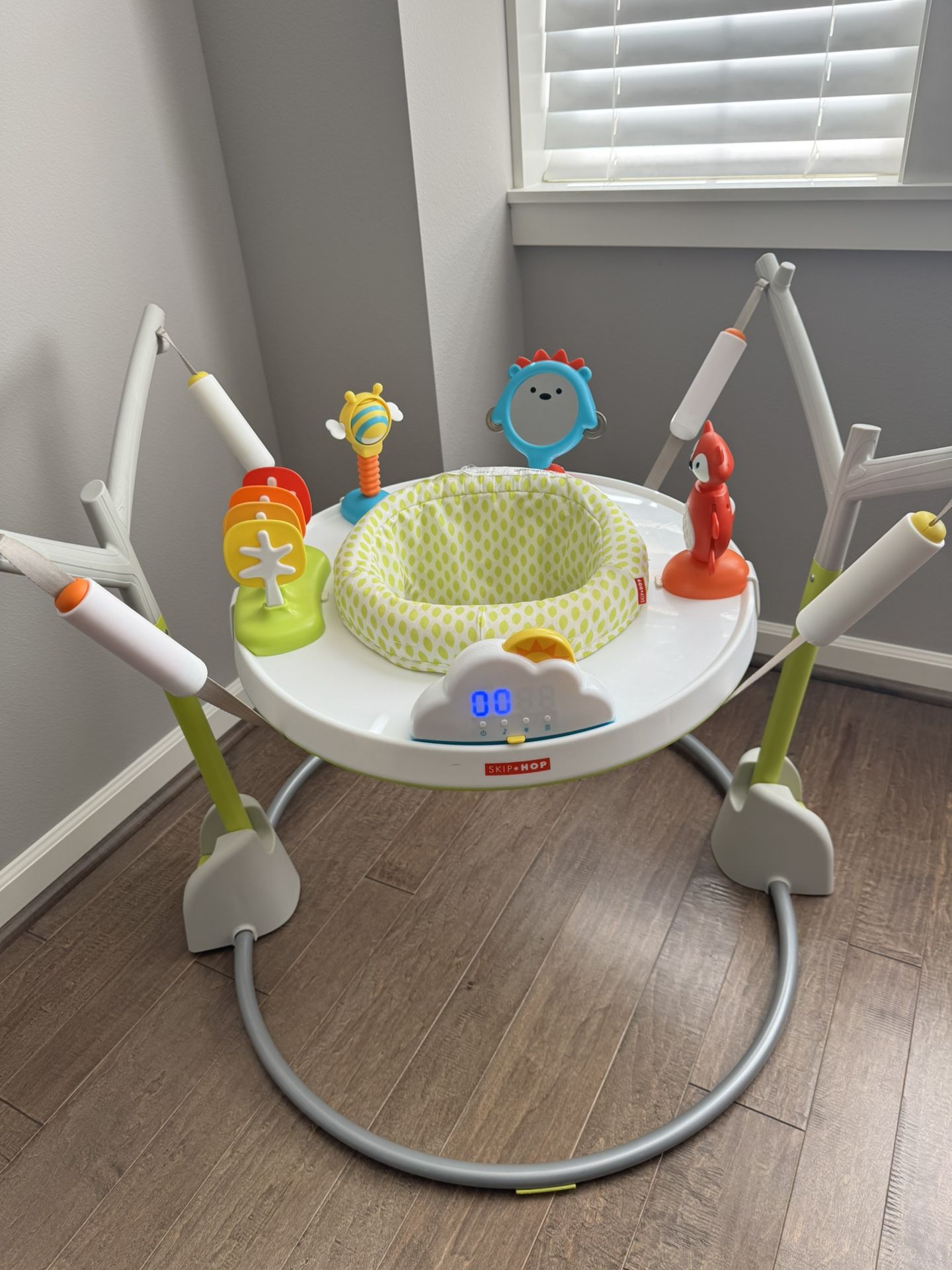 Skip Hop Jumpscape foldaway jumper