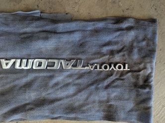 Toyota Tacoma Emblem