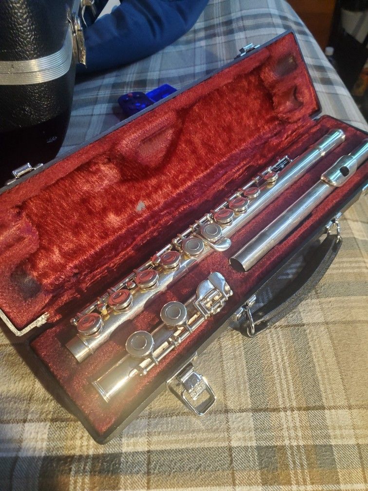 Vintage Yamaha 225S Flute & Case Great Condition 