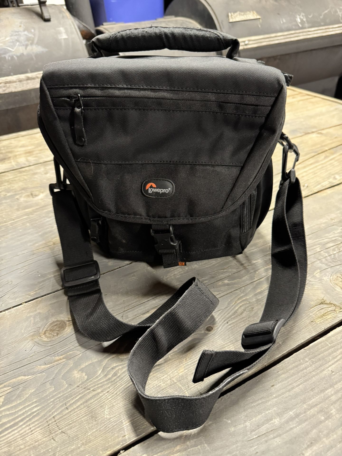 Lowpro Nova 170 AW Camera Bag