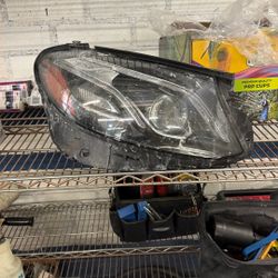 2018 MBZ E400 Headlight Right Adaptive LED 