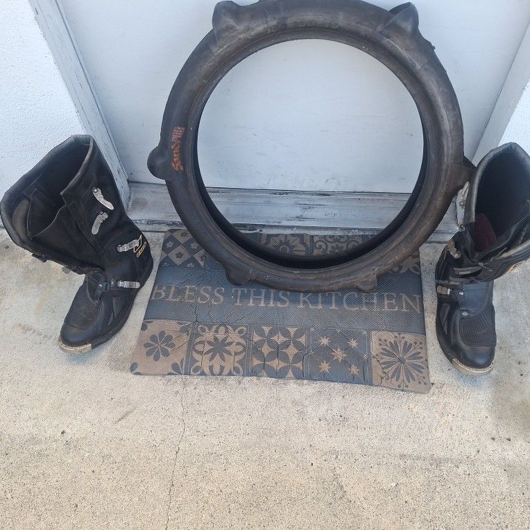 Riding Boots Dize 10 And Knobie Off Rd Tire