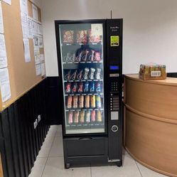 AMB350 Combo Snacks Vending Machine With Credit Card Reader