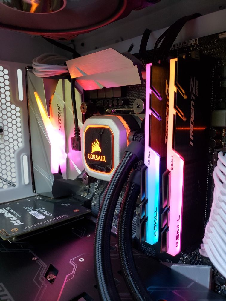 Pc Gaming I7 8700k Gtx 1080 Ti Corsair Crystal 570X i7 8700K GTX 1080 Ti Gaming PC for Sale in Anaheim