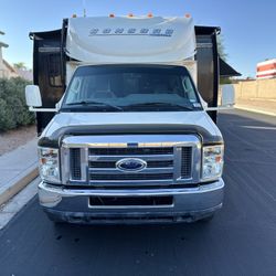 2011 Coachmen Concord Motorhome Rv