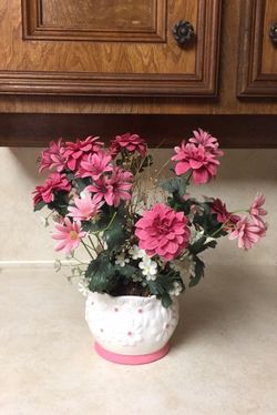 Pink & White Floral Arrangement