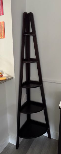 Corner Ladder Shelf