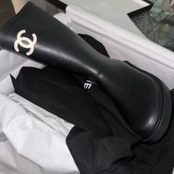 Chanel 22K Black White Caoutchouc CC Logo High Pull On Rubber Rain Boots 36