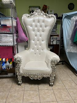 Throne chair