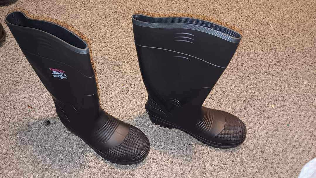Knee Boots Waterproof And Steel Toe Brand New 