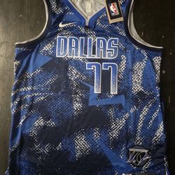  New Luka Dončić #77 Dallas Mavericks Nike Retro Basketbal Jersey Style HJ4062-480 Sizes Large, 2XL