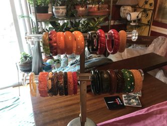Bakelite Jewelry