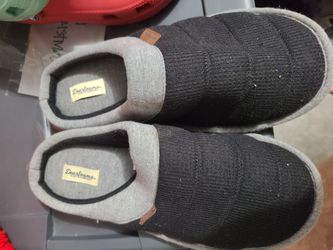 Mens slippers size large 10-12
