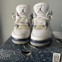 Jordan 4s