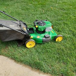 John Deere SELF PROPELLED   //Serviced  Too