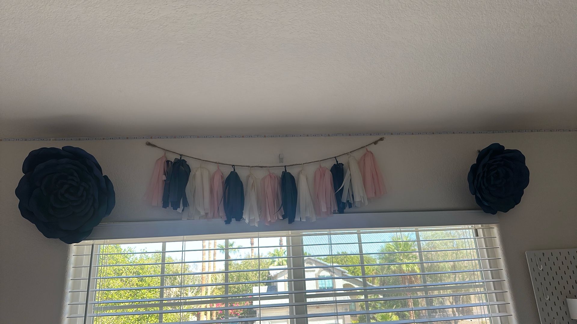 Small Garland With Flowers For Girls Room 