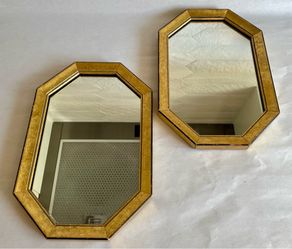 Two Vintage Hollywood-Regency Style Octagonal Mirrors w/Gold Leaf Finish
