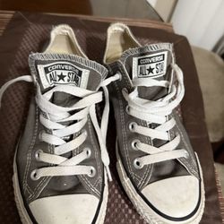 Women’s 7.5 Converse 