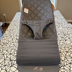 BabyBjörn Bouncer Balance Soft, Dark Gray, Woven/Jersey, Tri-Fabric | 2-in-1 Adjustable Baby Bouncer 