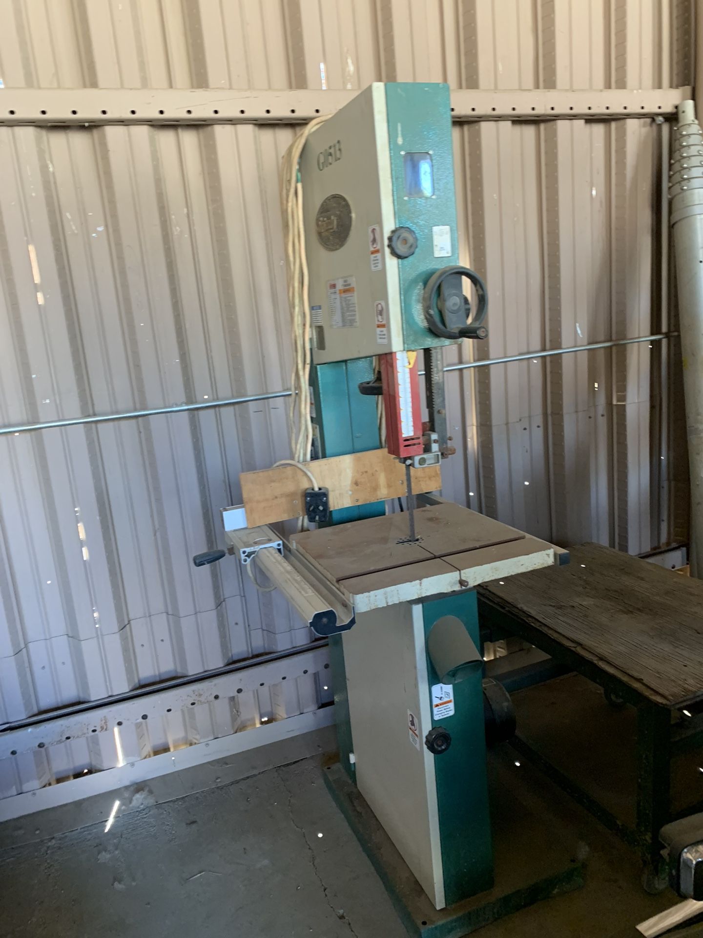 Grizzly G0513 2 HP Bandsaw, 17-Inch - USED