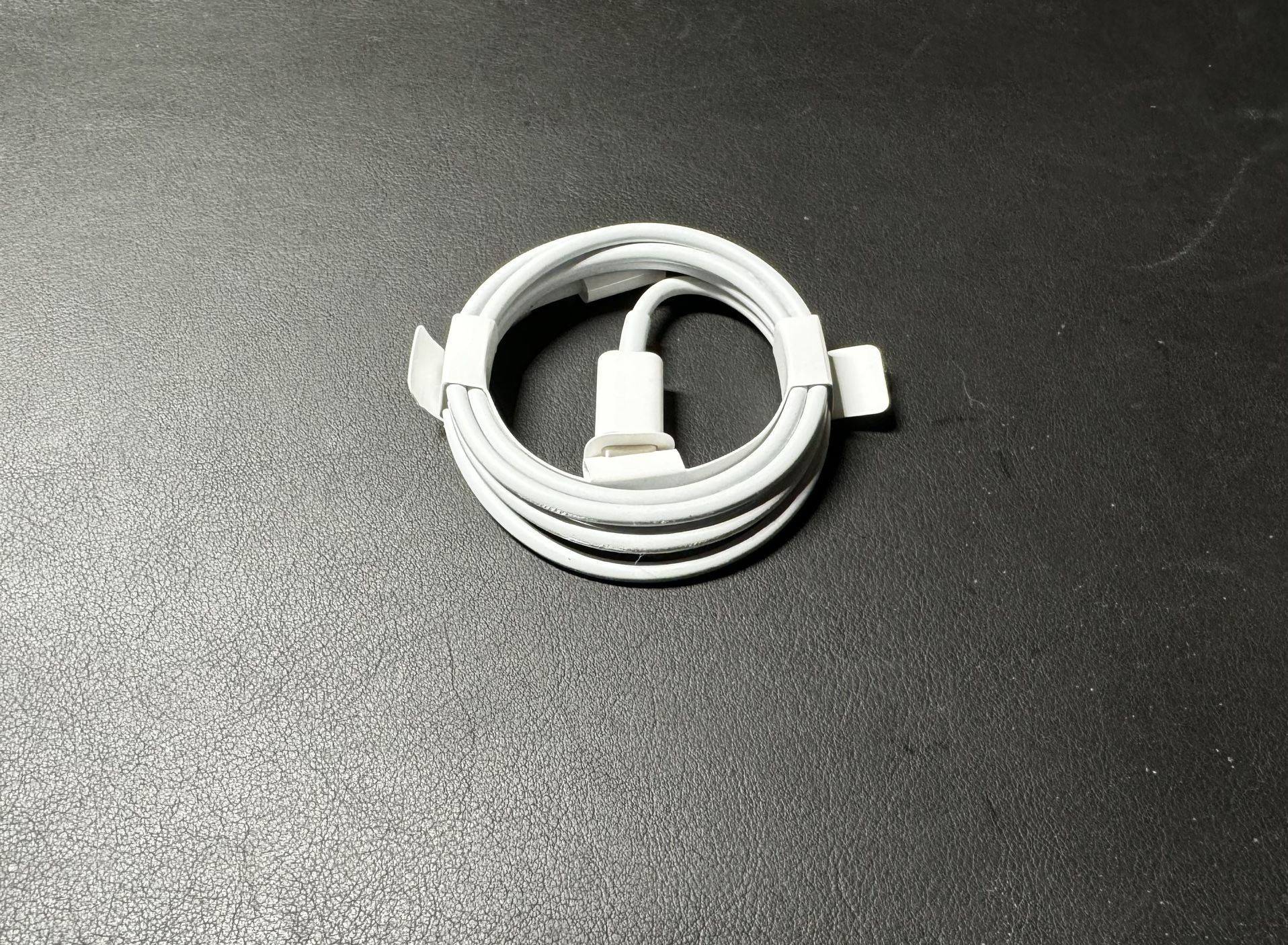 USB - C To Lightning Cable ( 1 m ) 